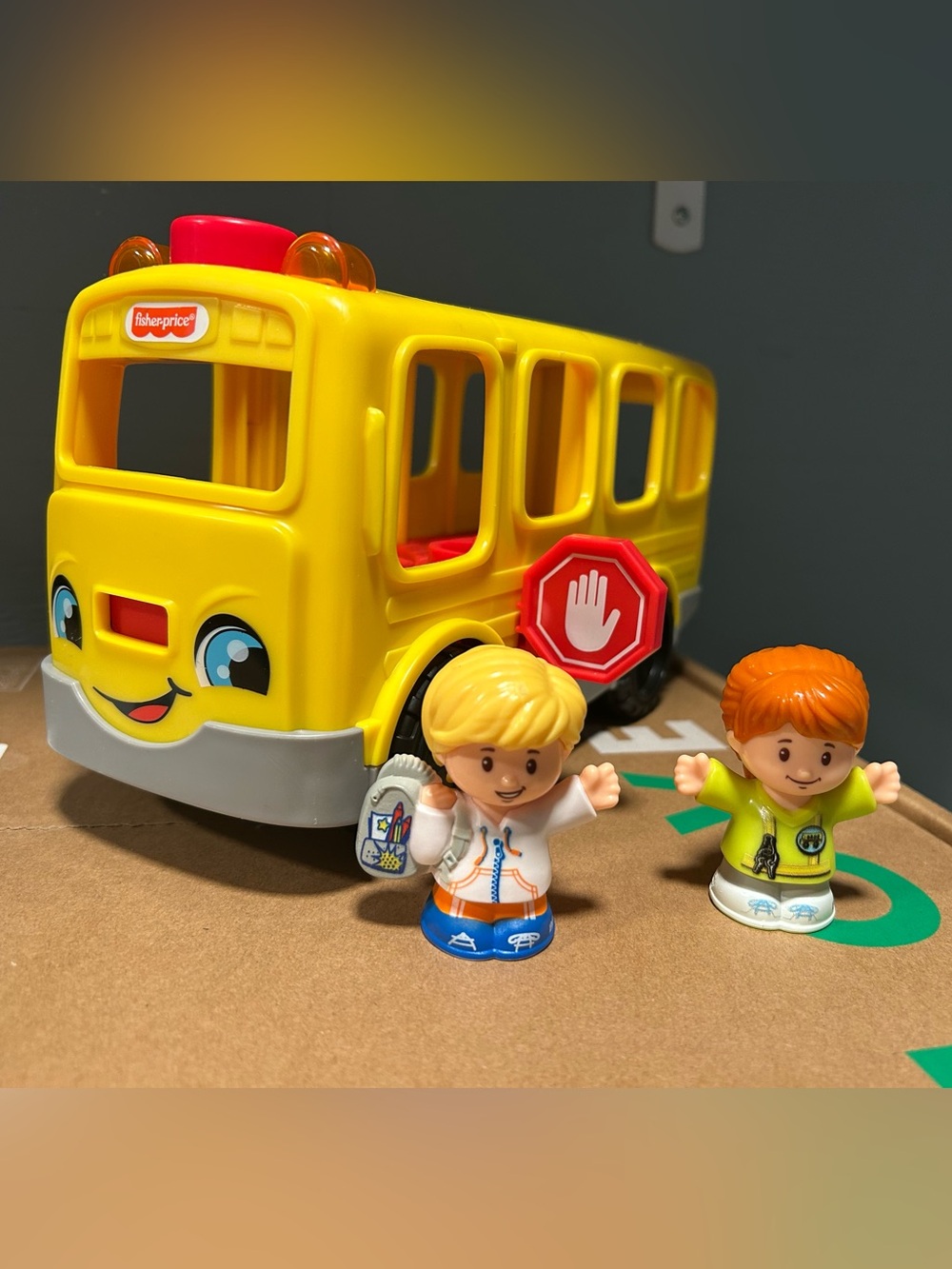 Fisher-Price Yellow School Bus Playset with Two Figures